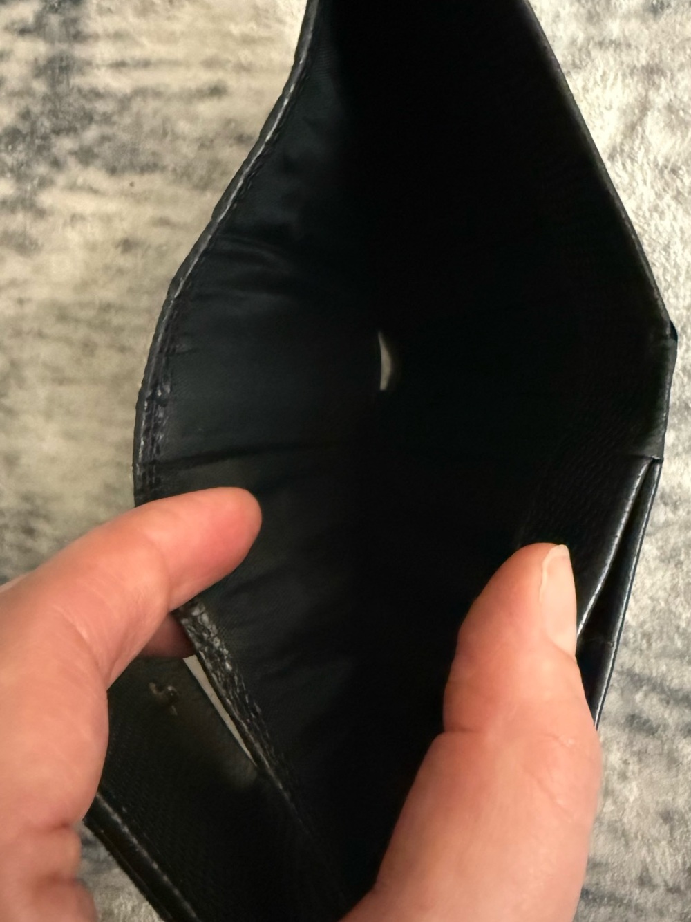 Salvatore Ferragamo Black Textured Leather Wallet with Vara Bow - Picture 6 of 9